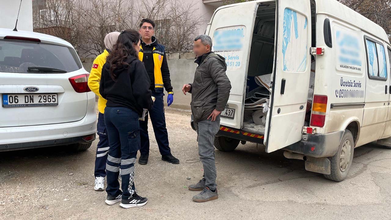 Adıyaman’da asansörde mahsur kalan kişi, itfaiye ekiplerince kurtarıldı.