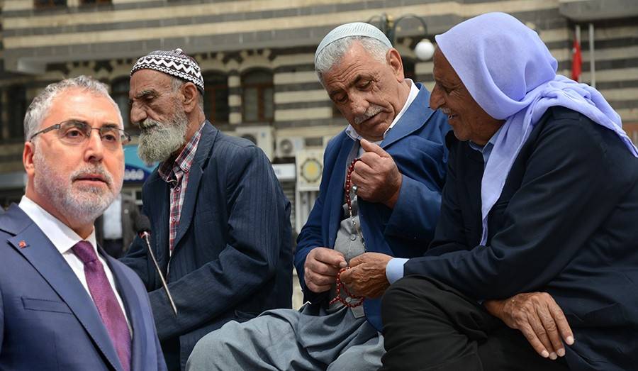 Bakan Işıkhan: Emekli hizmetlerine yenilerini ekleyeceğiz