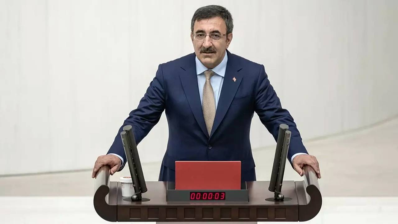 Cevdet Yılmaz: Asagari ücret kamuyu etkilemiyor, dengeli olması önemli