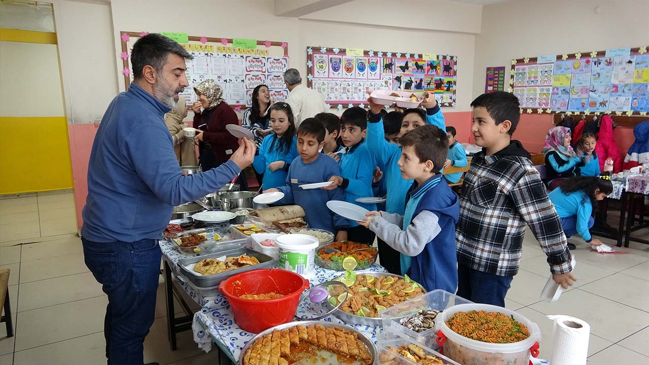 Van’da ‘Yerli Malı Haftası’ kutlandı