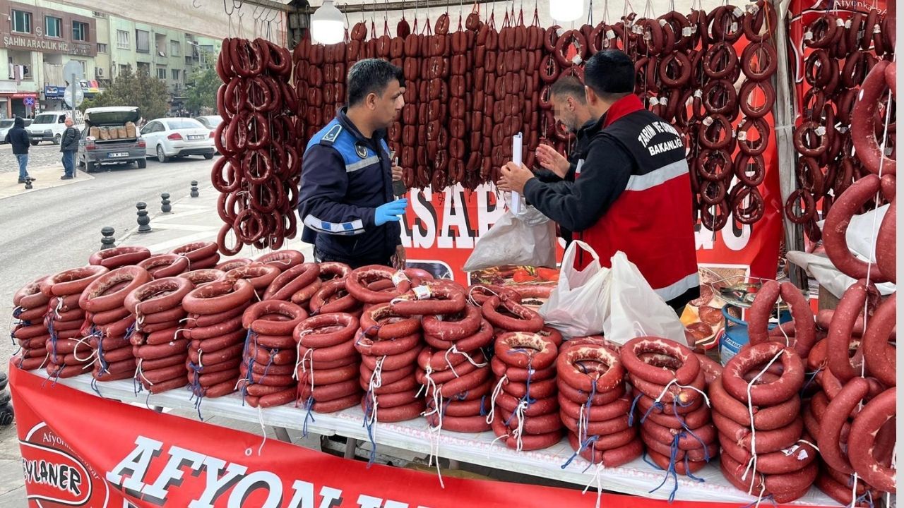 Şanlıurfa’da 1 ton sahte sucuk ele geçirildi