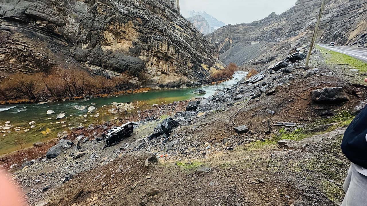 Şırnak’ta kamyonet şarampole yuvarlandı: 1 yaralı