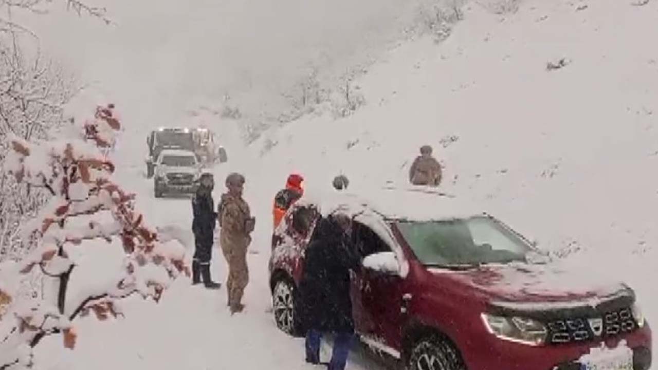 Tunceli’de kar’da mahsur kalan vatandaşlar kurtarıldı