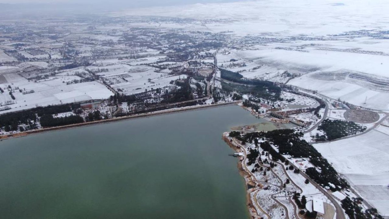 Kışın büyüleyici güzelliği: Cip Baraj Gölü