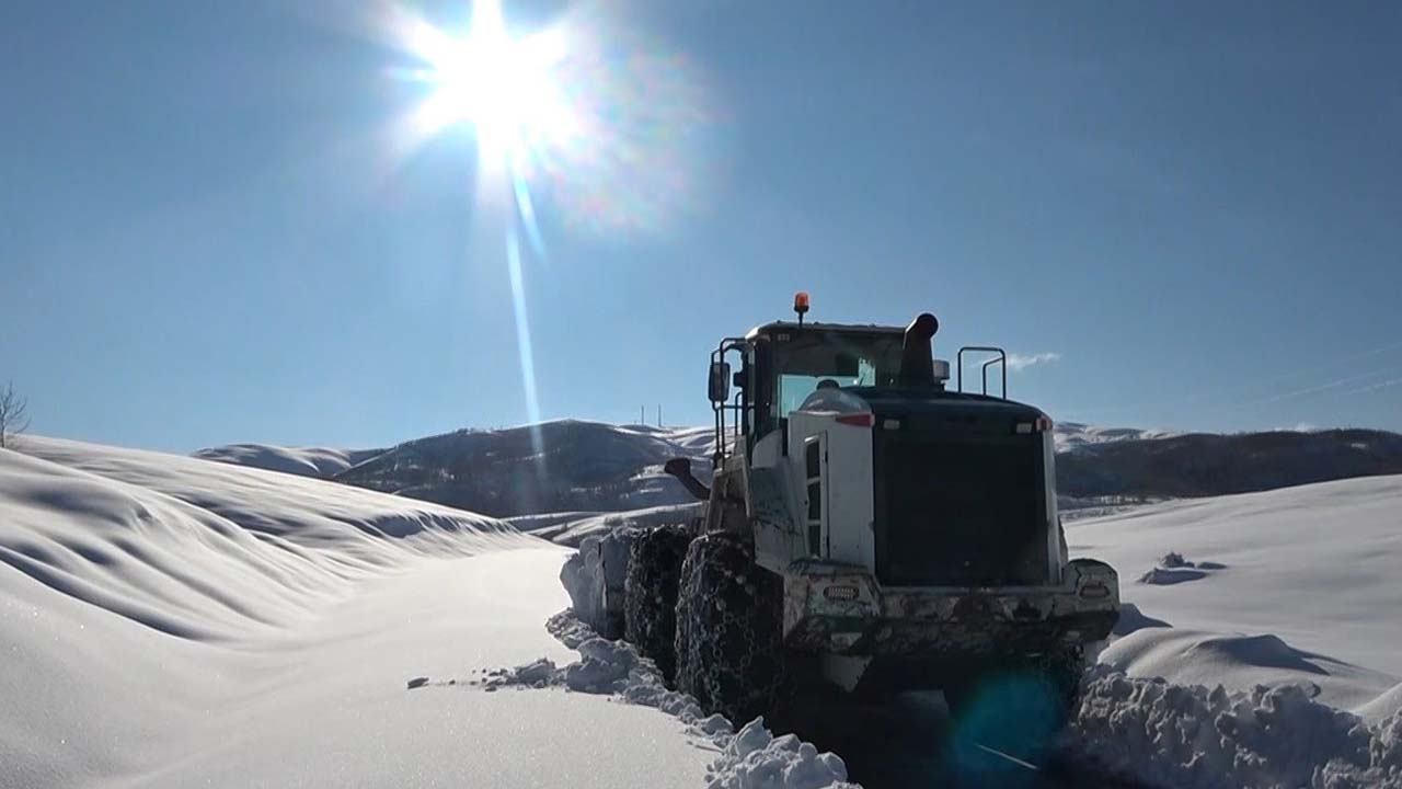 Muş’ta kar nedeniyle kapanan yollar açıldı