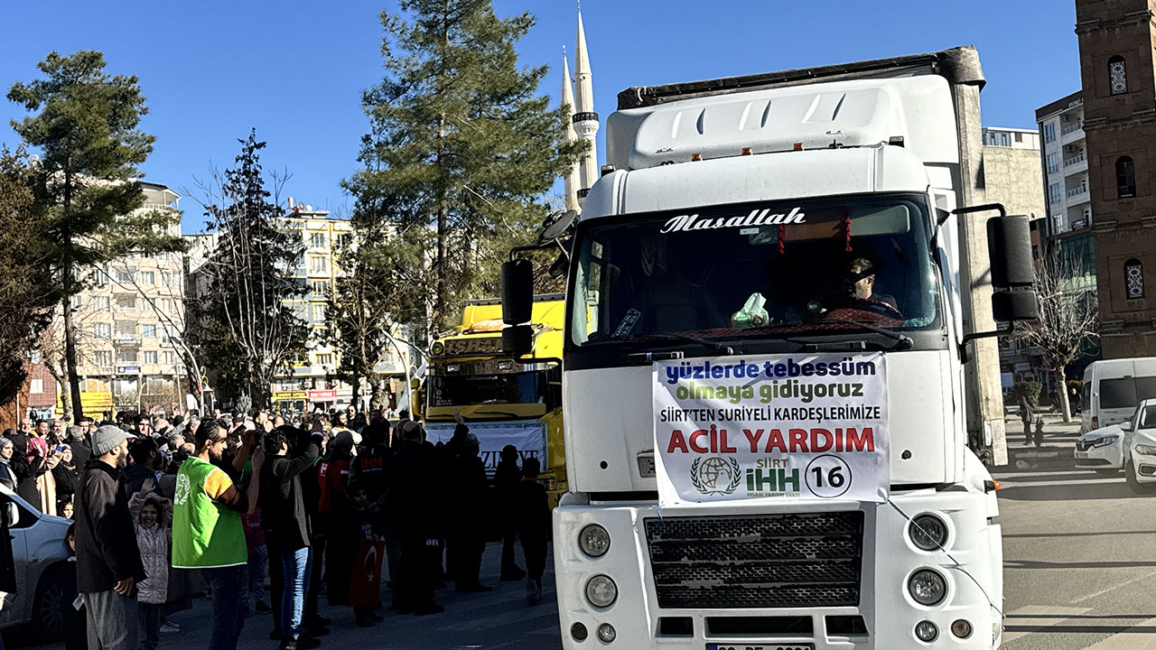 Siirt'ten Suriye'ye yardım tırları gönderildi