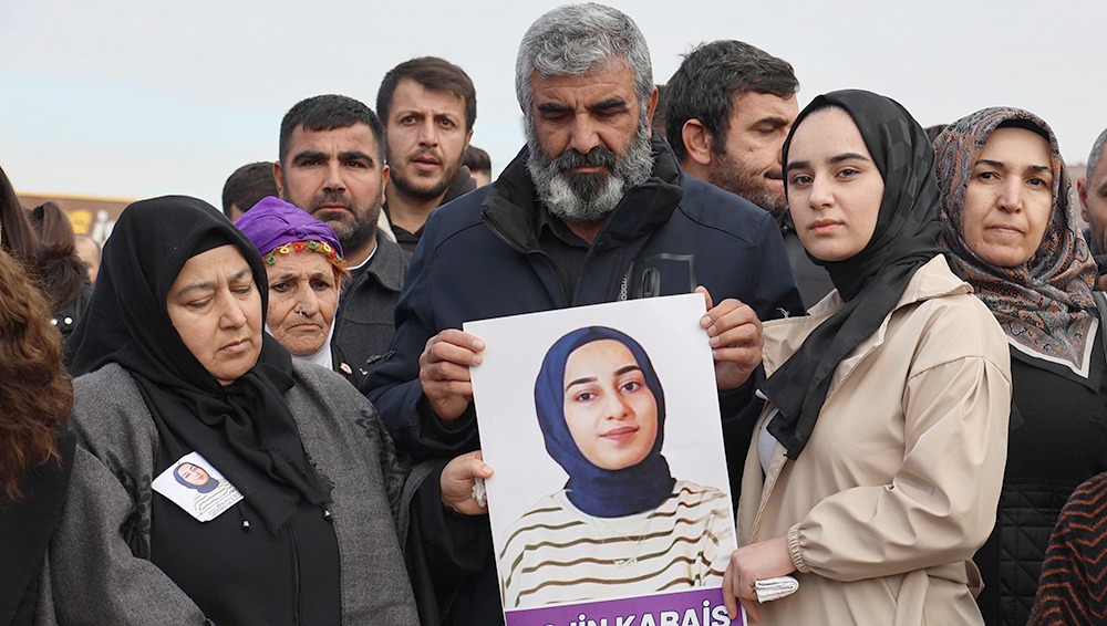 Rojin’in babası Diyarbakır’da feryat etti: Tek başıma..