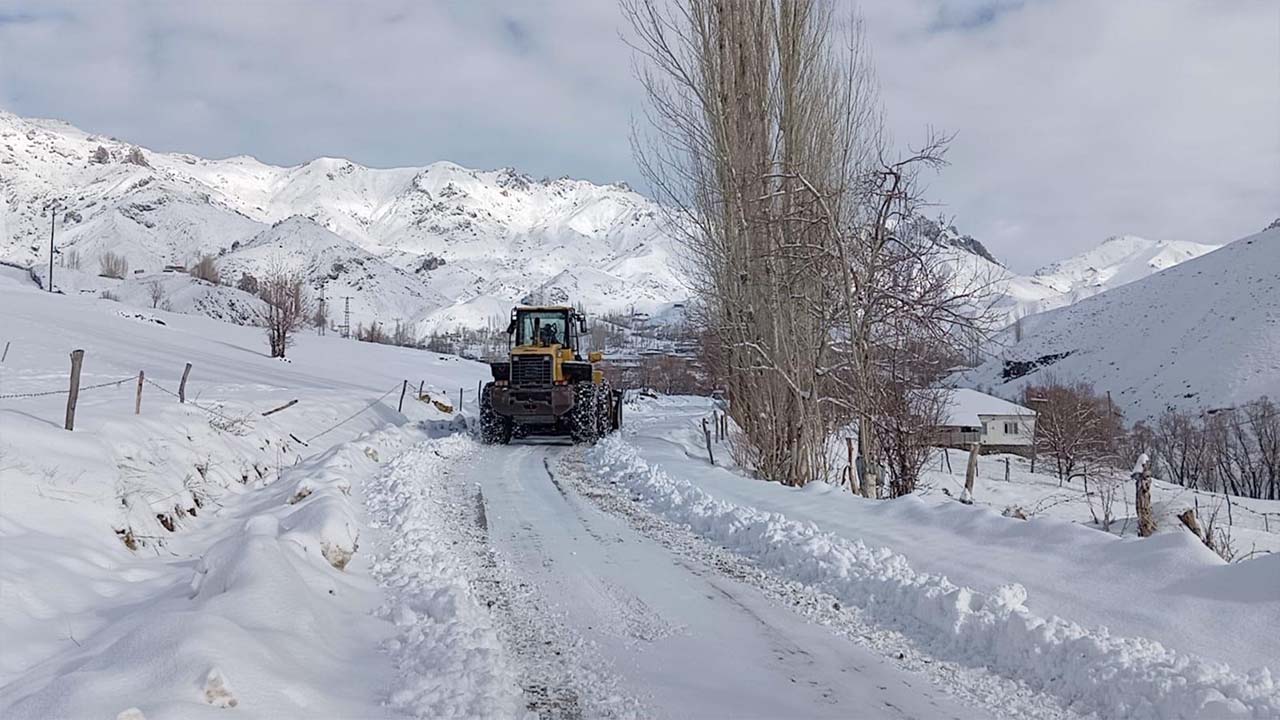 Şırnak'ta kapalı köy yolları ulaşıma tekrar açıldı