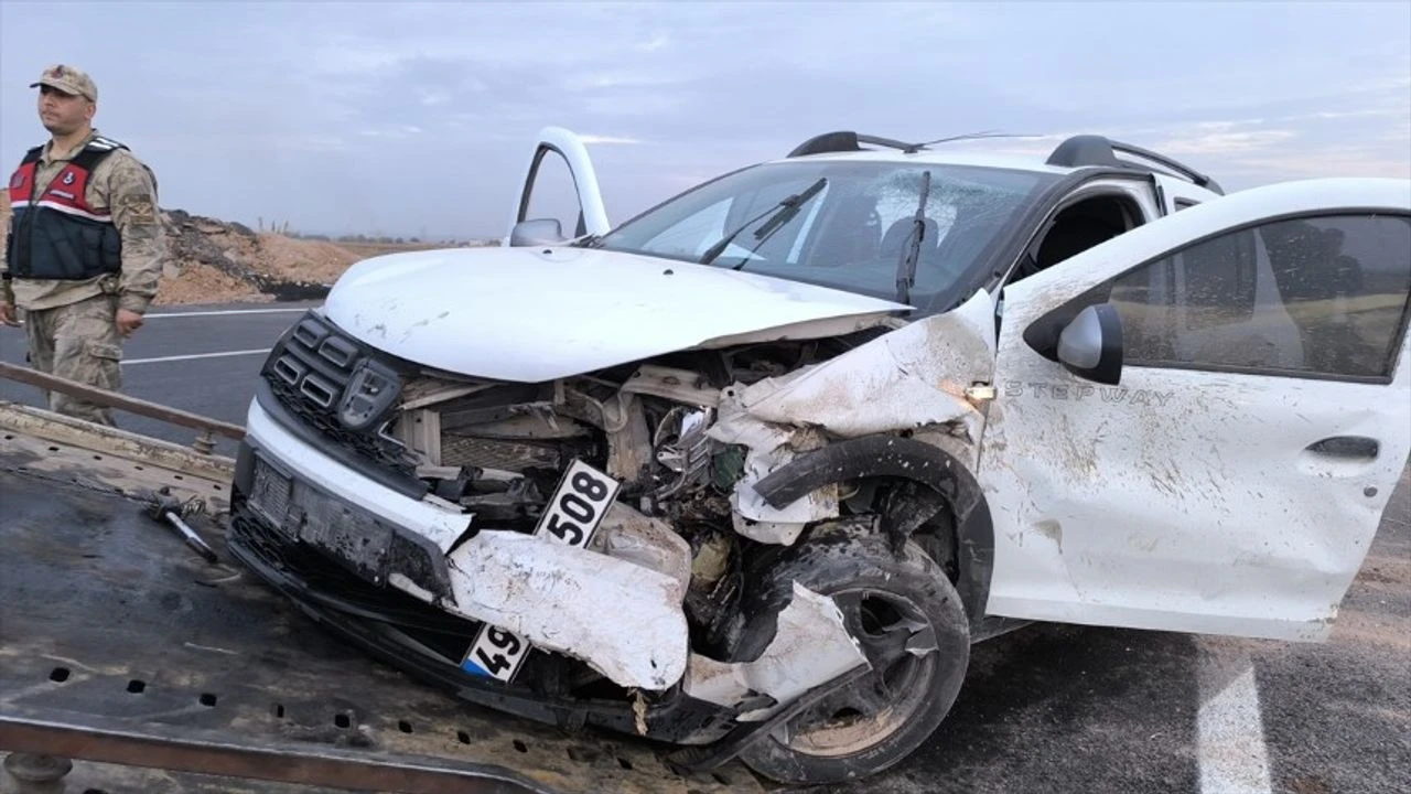 Şanlıurfa'da beton mikseriyle çarpışan otomobilin sürücüsü kurtarılamadı