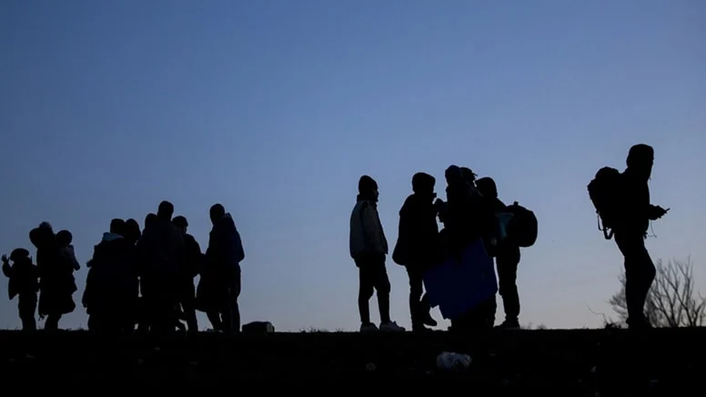 Van'da düzensiz göçmen operasyonunda 12 kişi yakalandı