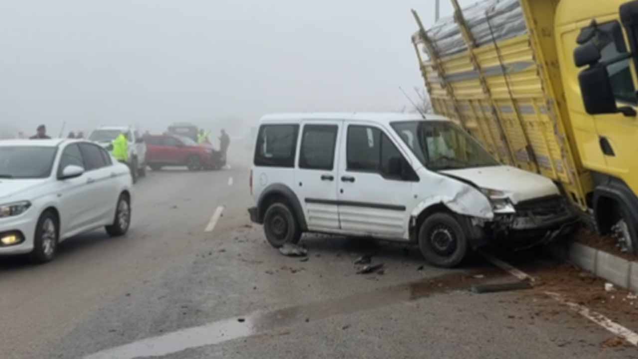 Elâzığ’da zincirleme trafik kazası: 4 kişi yaralandı