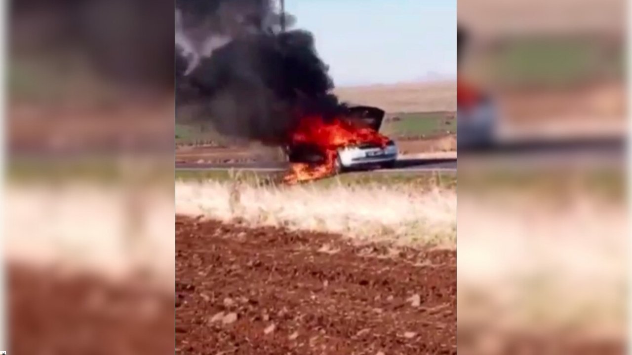 Şanlıurfa’da seyir halindeki otomobil alev aldı