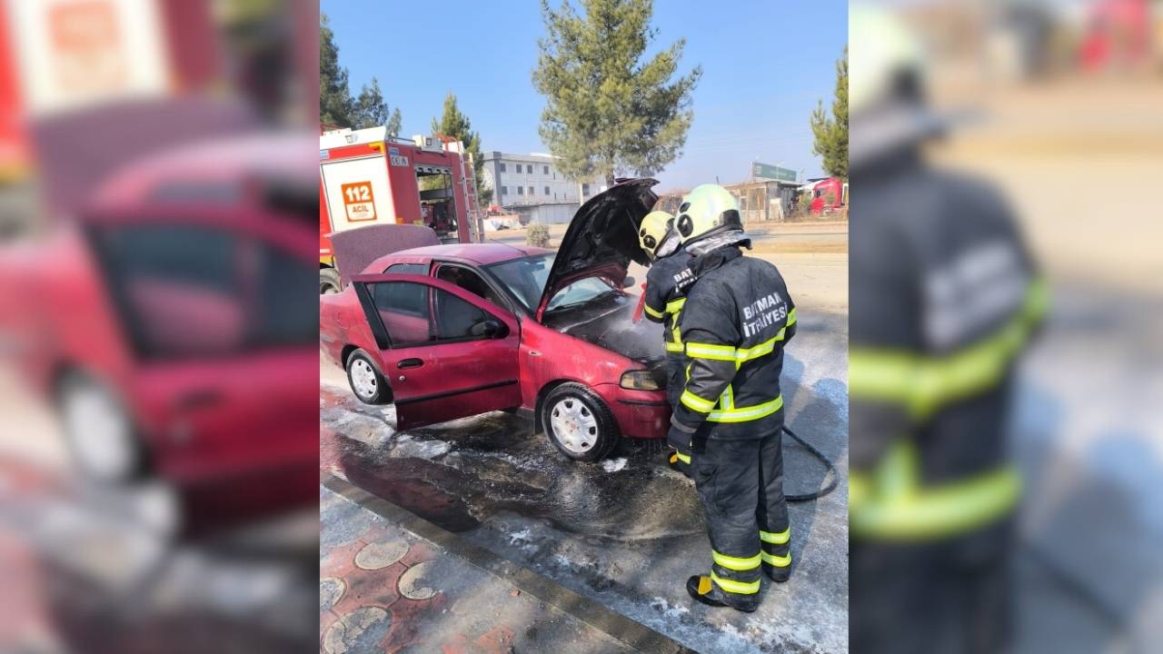 Batman’da seyir halindeki otomobil alev aldı