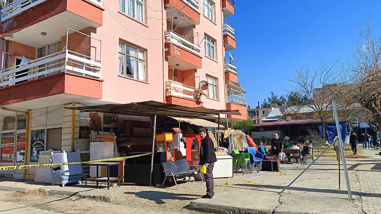 Adana’da istedikleri haracı alamayınca iş yerini kurşunladılar