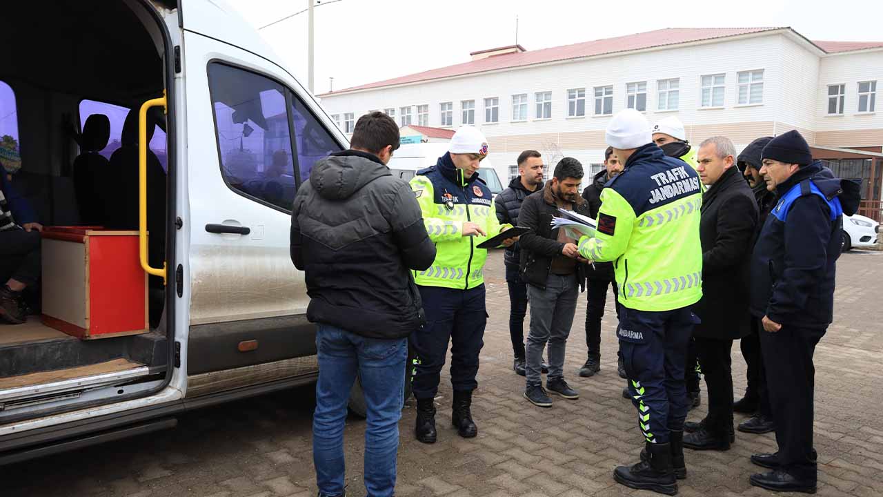 Bitlis’te öğrenci servisleri denetlendi