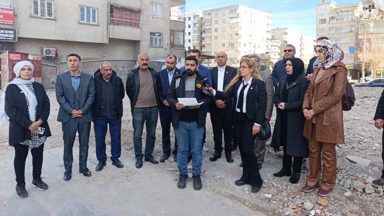 Diyarbakır’ın en yoksul ilçesinden seslendiler: Fareler cirit atıyor!