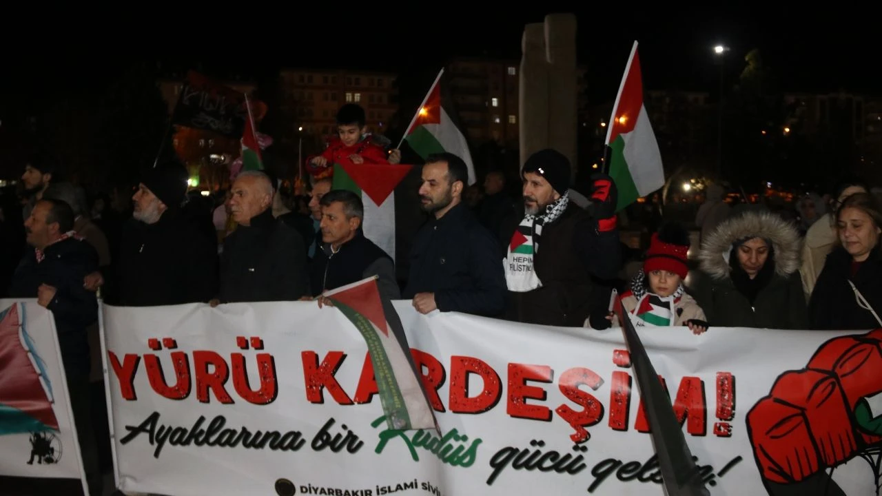 Diyarbakır’da Gazze’deki ateşkes kutlandı