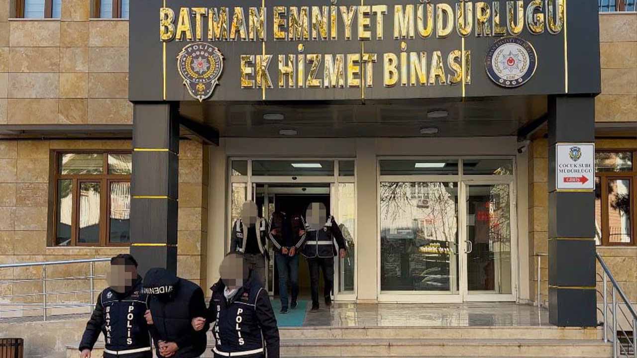 Batman'da motosiklet ile kapkaç yaptıkları belirlenen 2 kişi tutuklandı