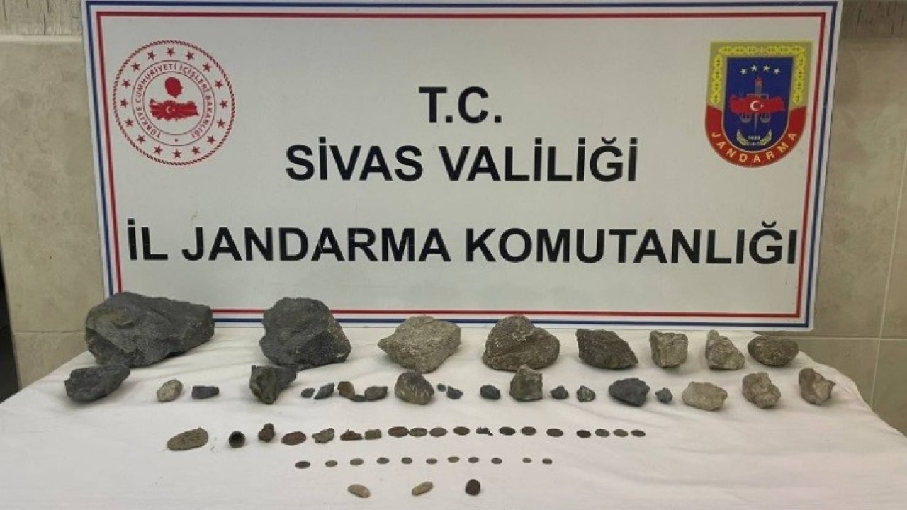 Sivas’ta 28 farklı tarihi taş ve sikke ele geçirildi