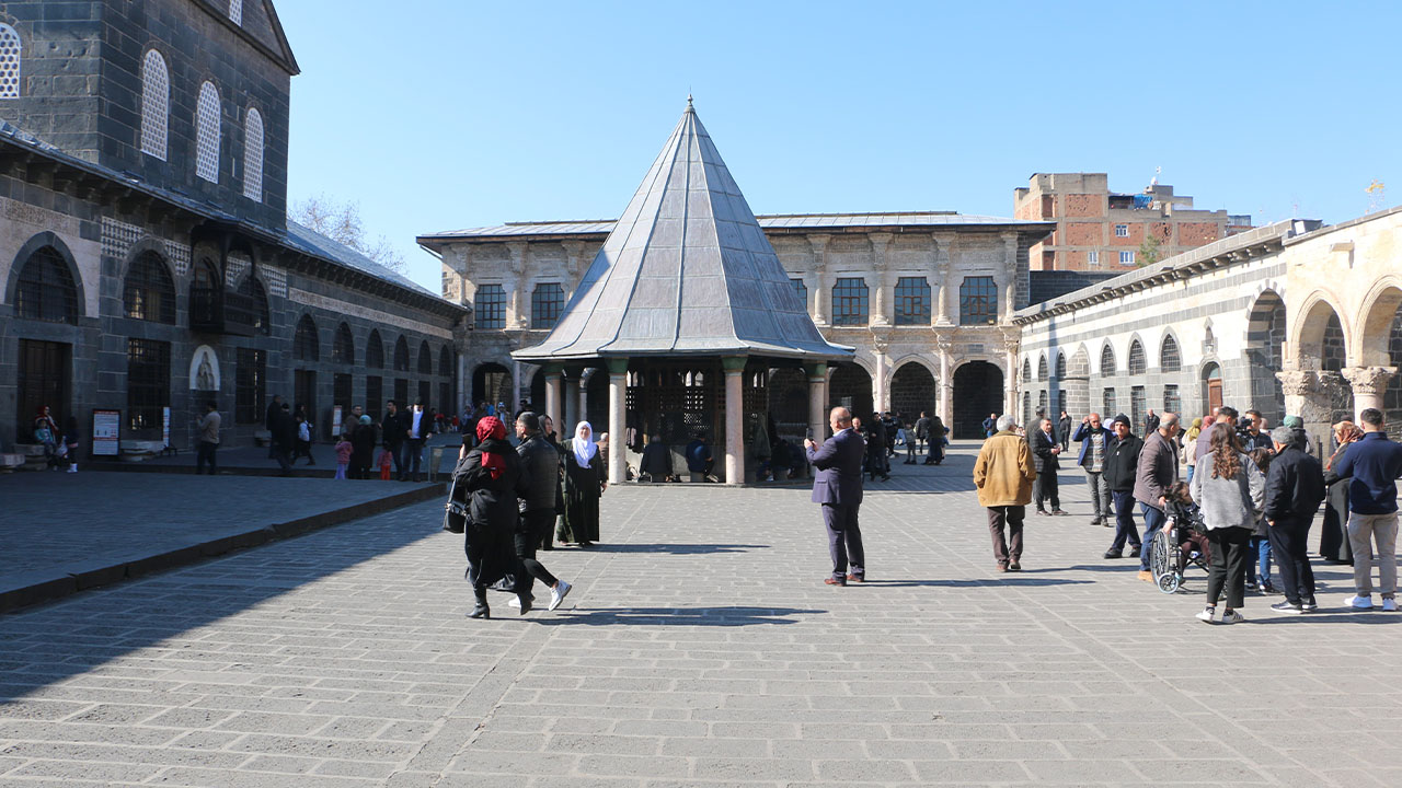 Diyarbakır'a kış aylarında da turist akını