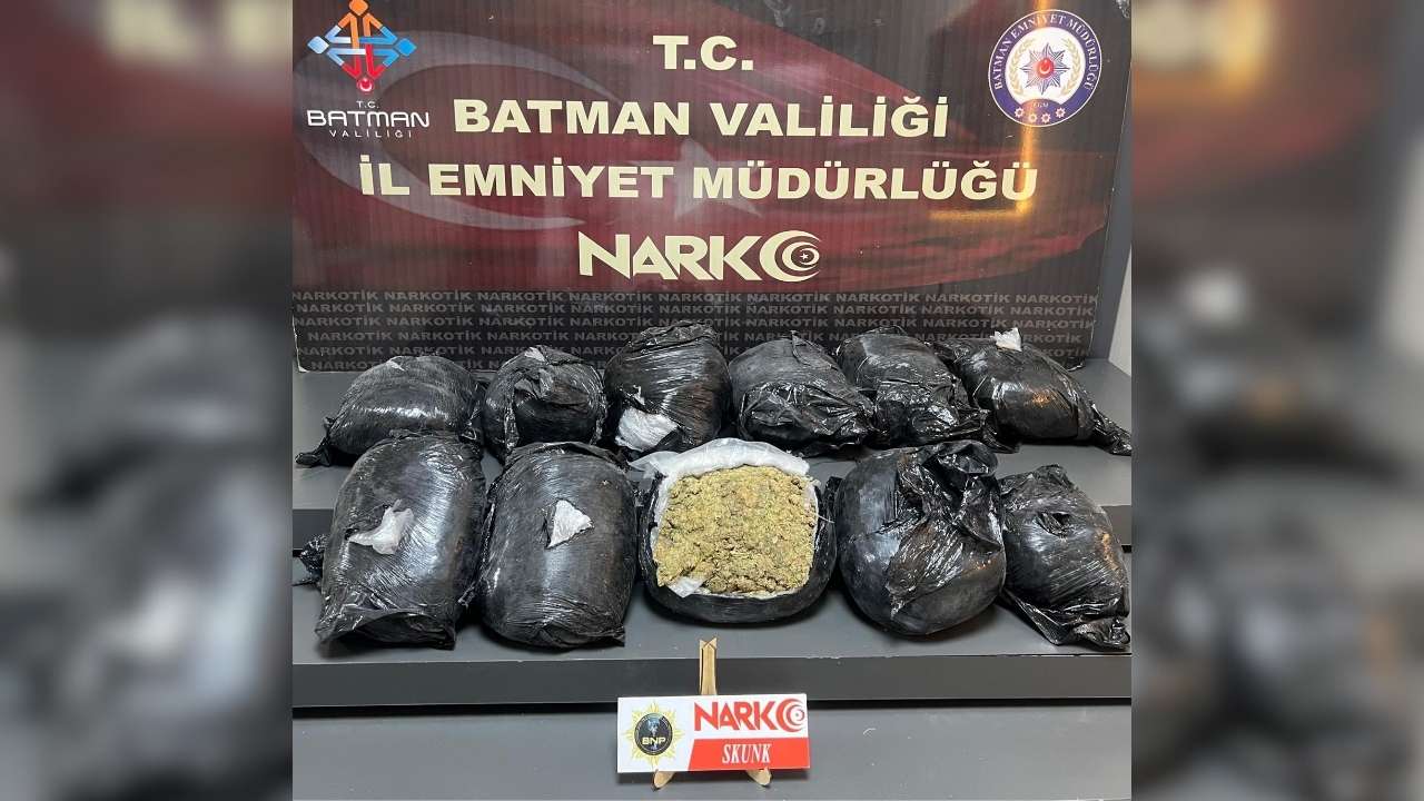 Batman'da otomobilde 11 kilo uyuşturucu ele geçirildi