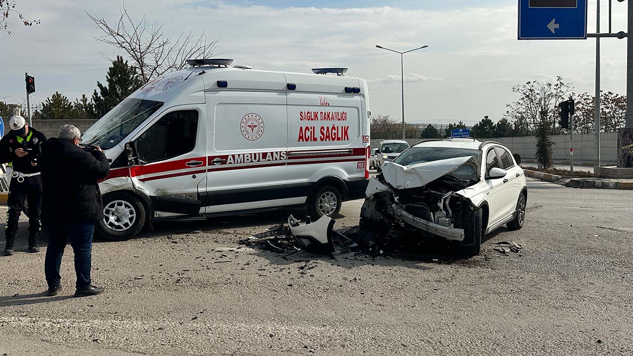 Elazığ'da trafik kazası: 2 yaralı