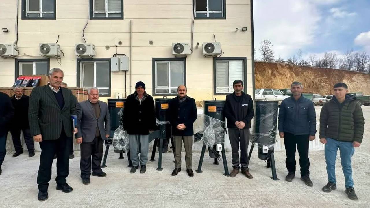 Adıyaman'daki çiftçilere tarım makinesi dağıtıldı