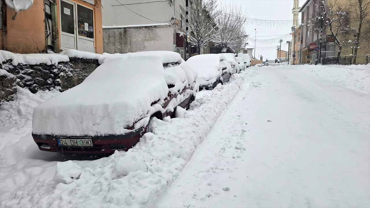 Tunceli’de kar yağışı etkili oldu