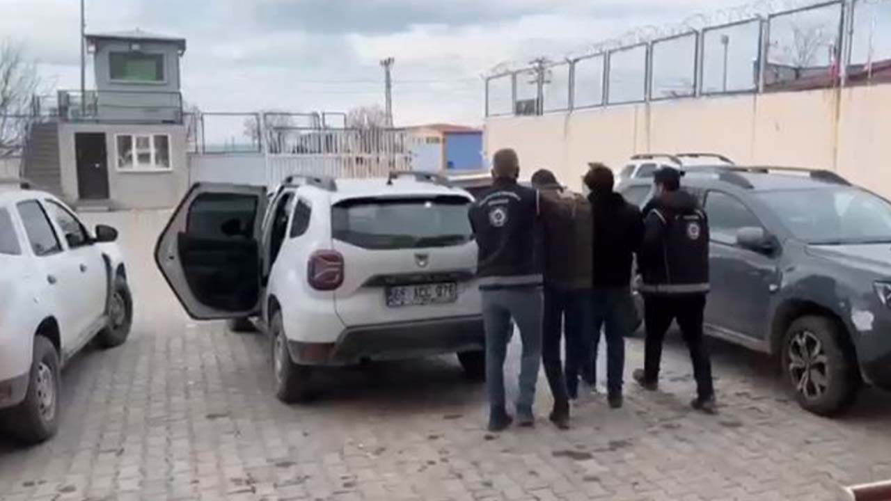 Van’da 5 kaçakçı organizatörü tutuklandı