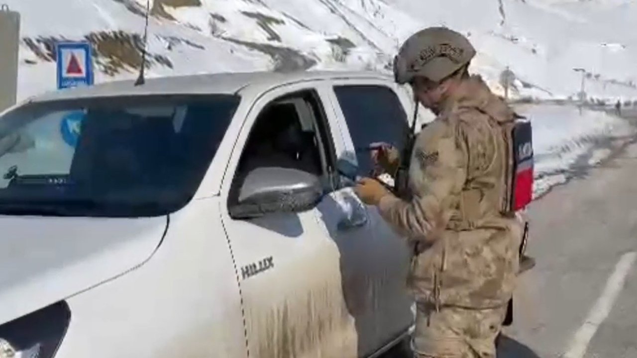 Hakkari’de izinsiz çakar lamba kullananlara ceza