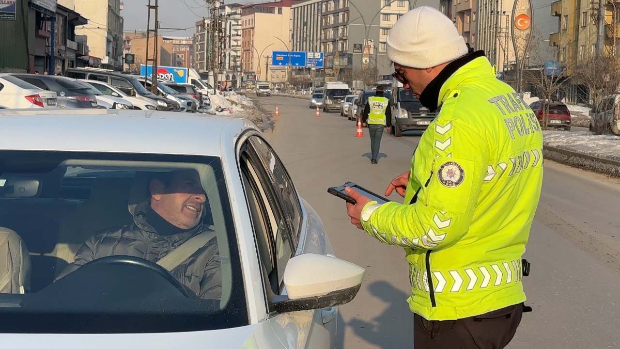 Hakkari’de emniyet kemeri denetimi