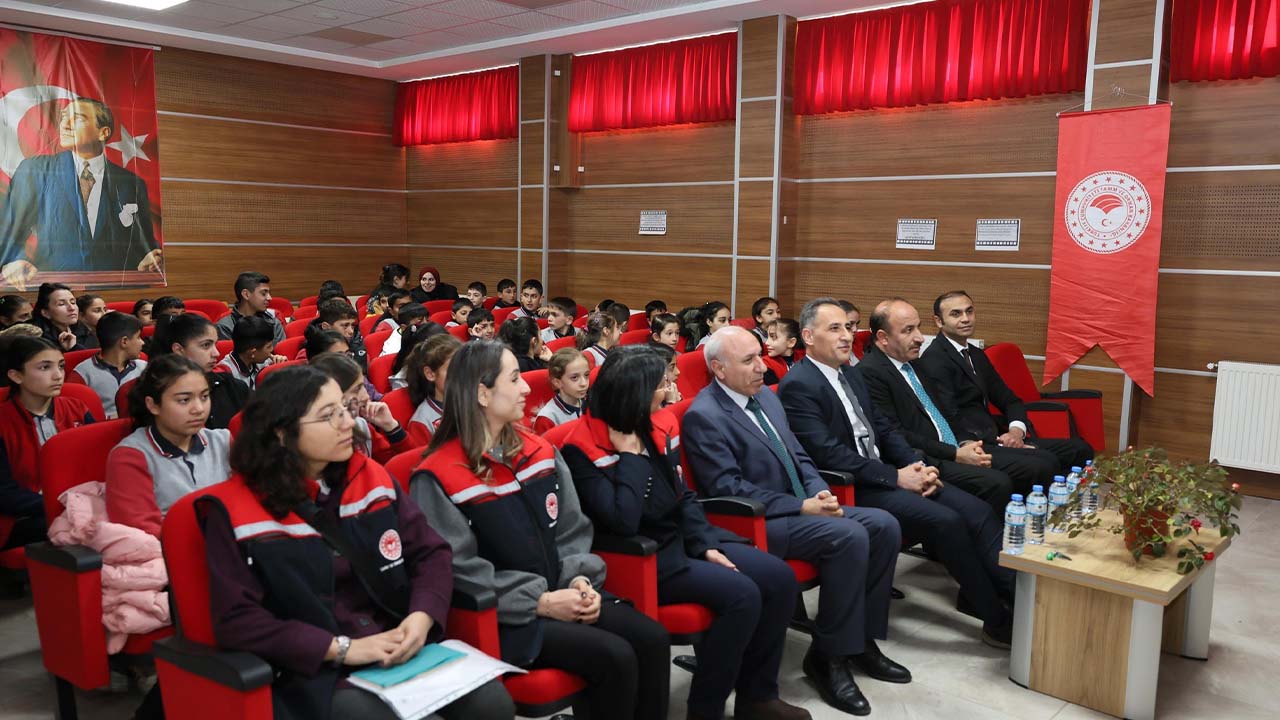 Kars’ta öğrencilere tarım eğitimi