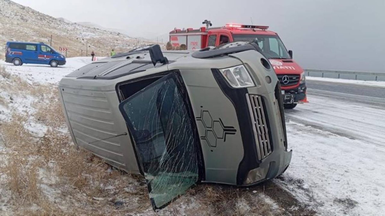 Van’da otomobil takla attı: 3 yaralı