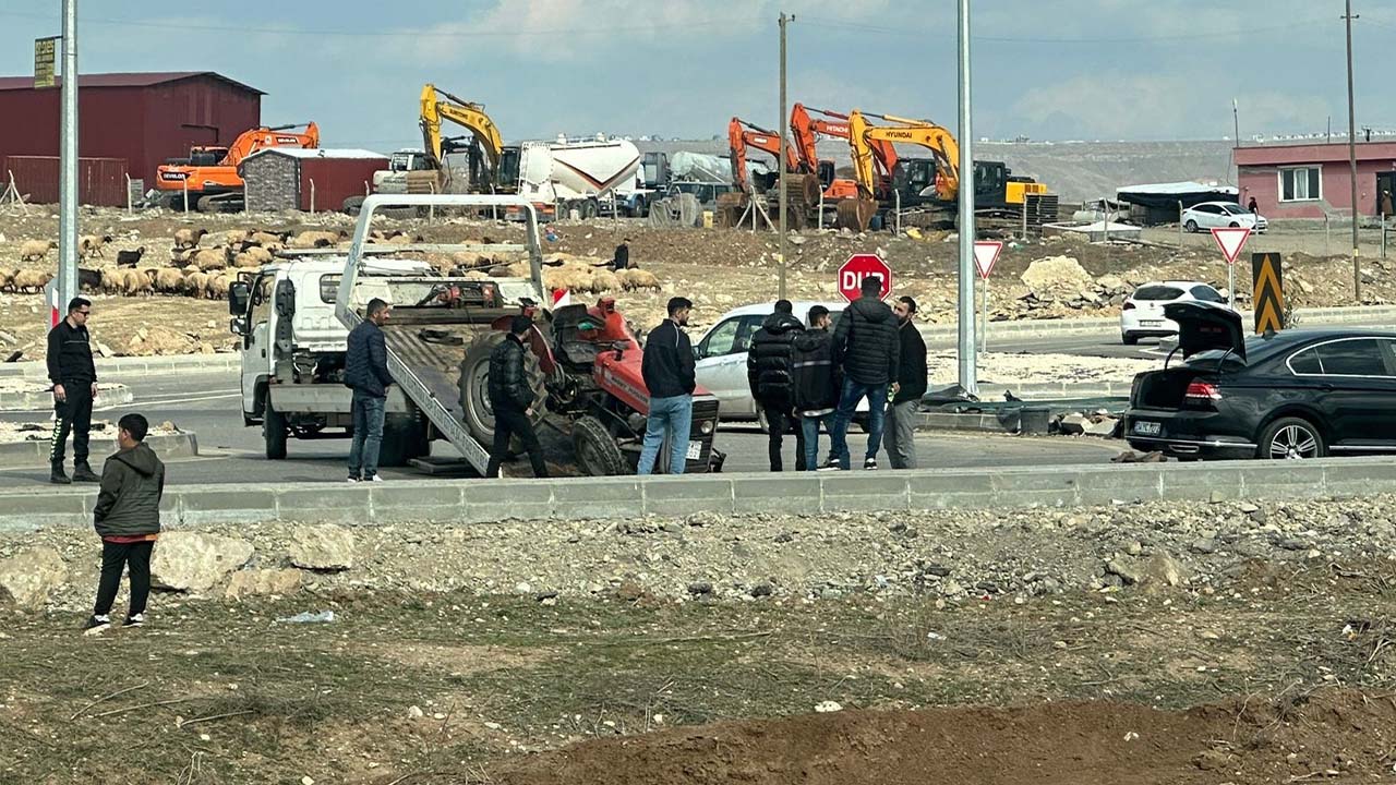 Batman’da traktör ile minibüs çarpıştı: 1 yaralı