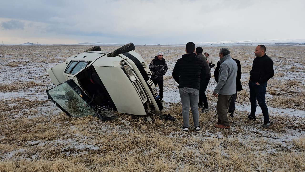 Bitlis’te otomobil şarampole yuvarlandı: 5 yaralı