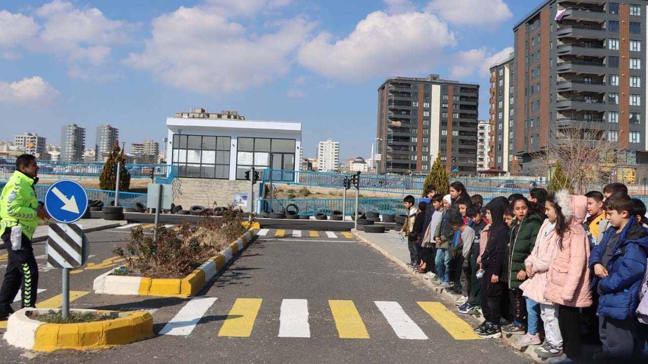 Şanlıurfa'da çocuklara trafik eğitimi