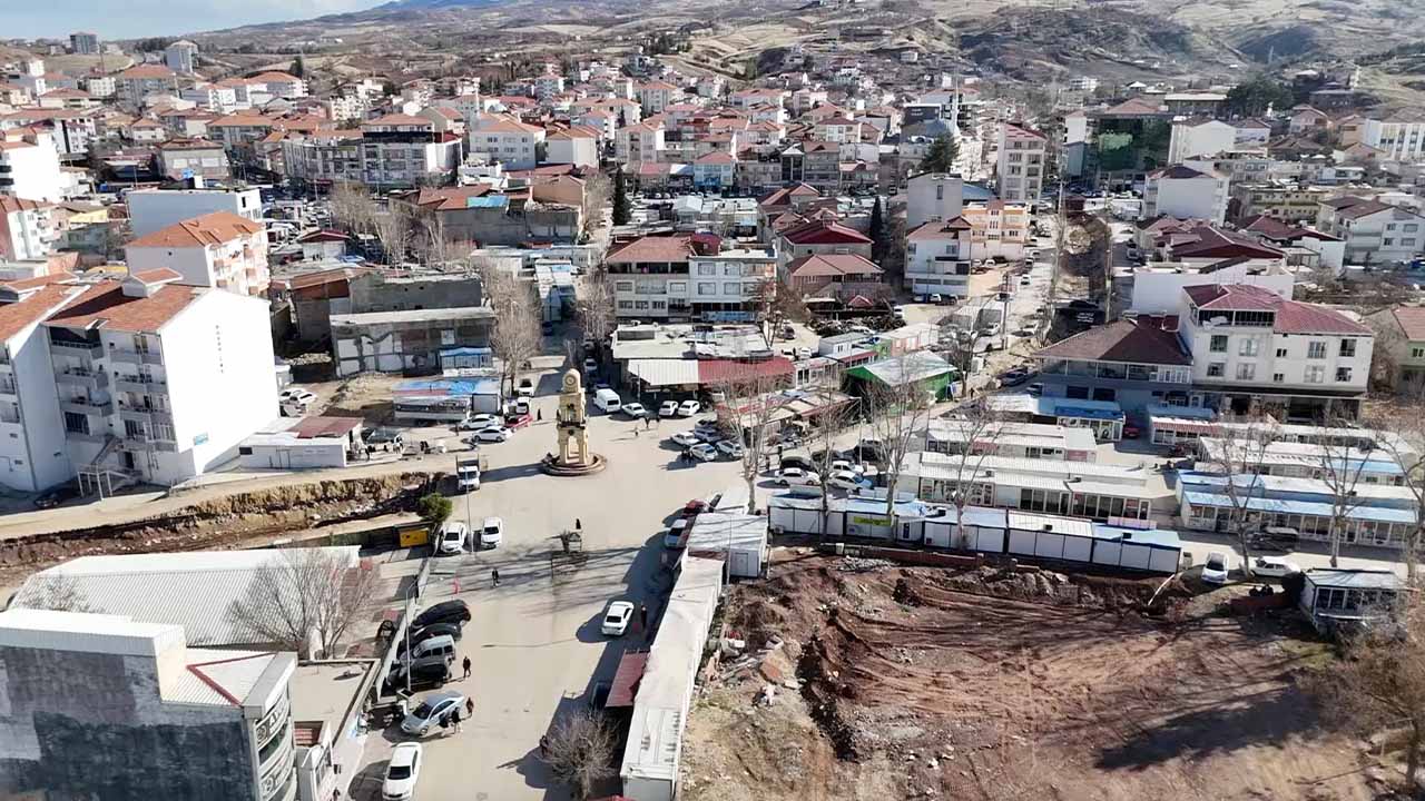 Adıyaman’da depremden etkilenen bölgede çalışmalar başladı