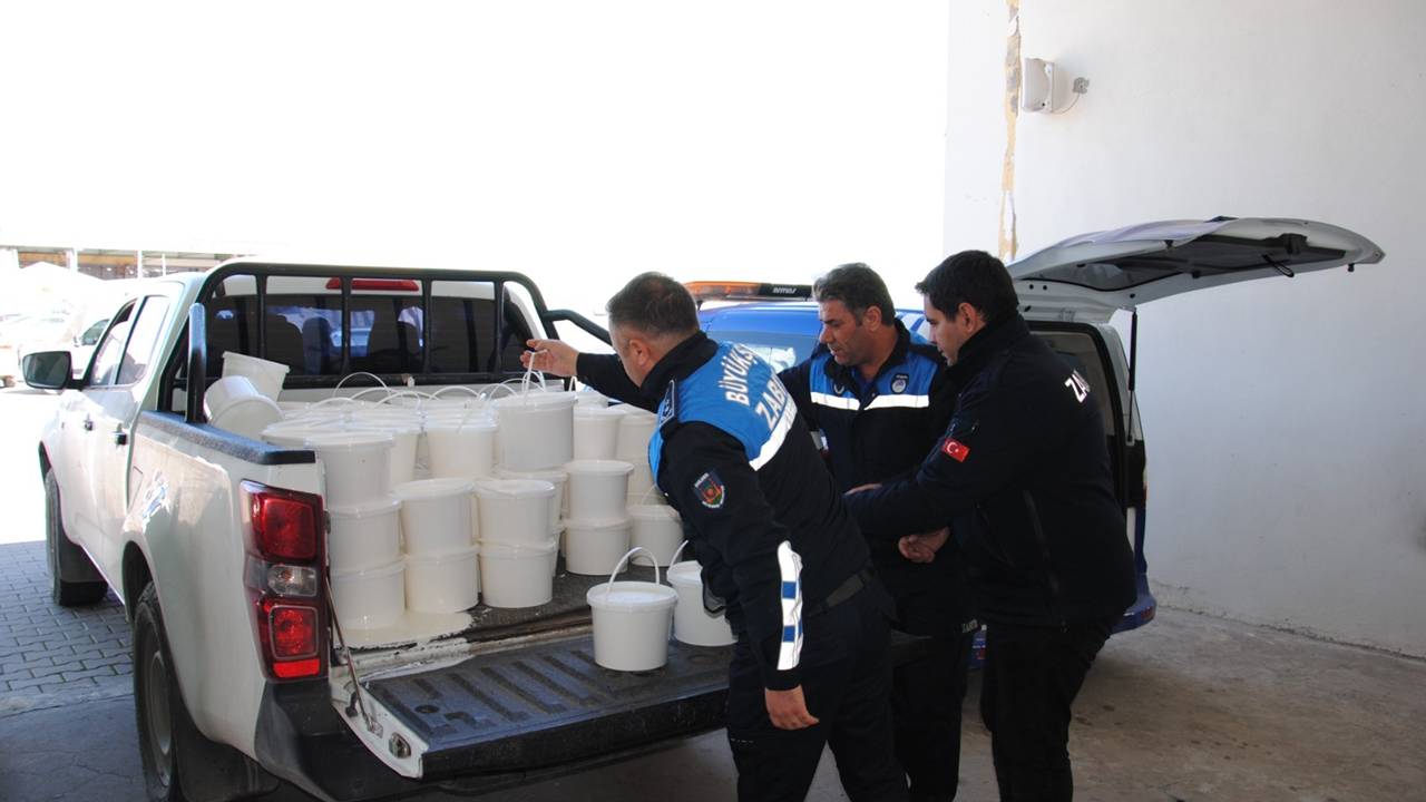 Zabıta ekipleri 500 kilo bozuk yoğurt ele geçirdi