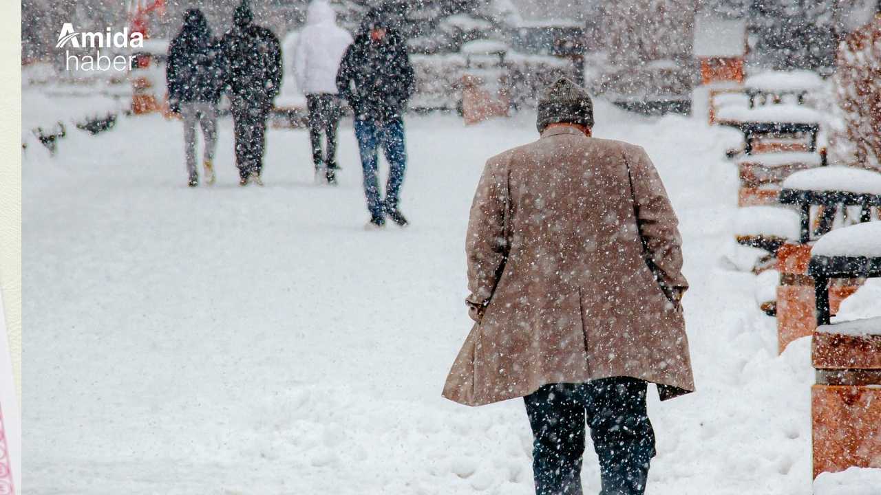 Kar yağışı nedeniyle eğitime ara verilen iller açıklandı