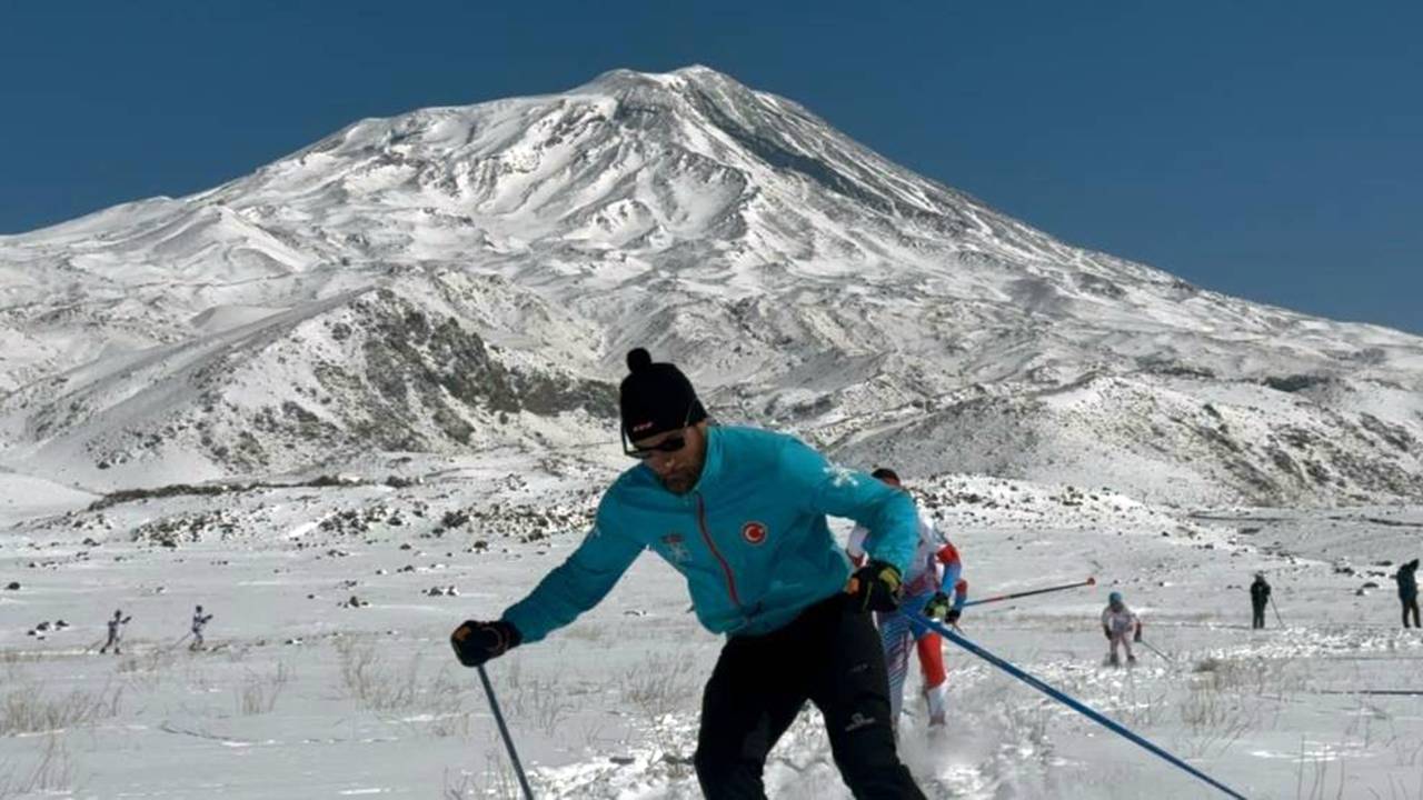 Ağrı Dağı kayakçılara ev sahipliği yaptı