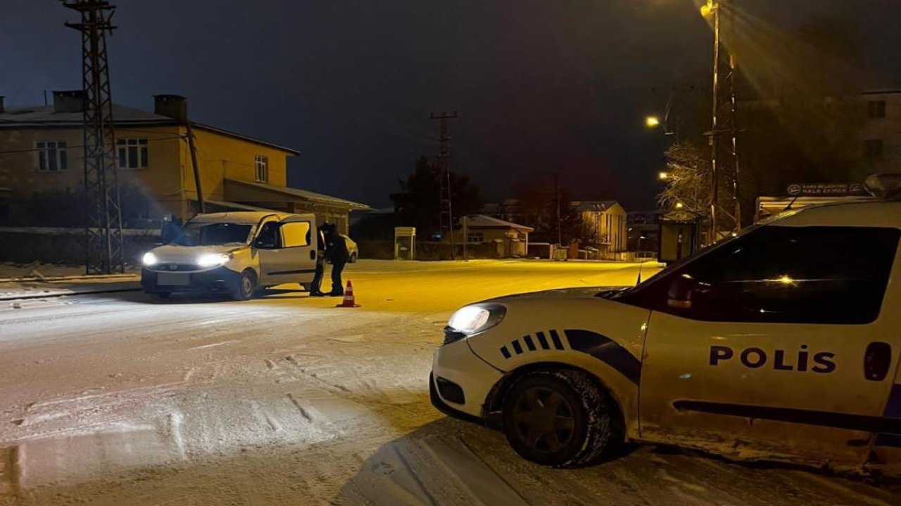 Kars’ta polis ekiplerinden geniş çaplı denetim