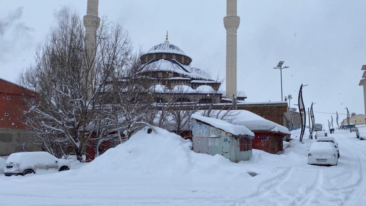 Bingöl’ün ilçesi Mart ayında kara teslim oldu