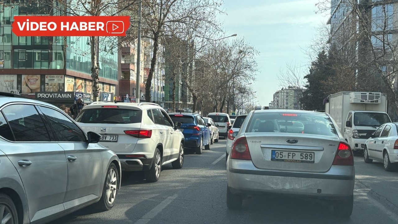 Diyarbakır’da gün ortasında trafik çilesi