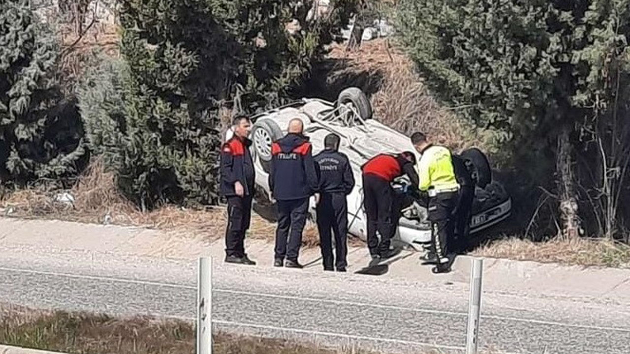 Adıyaman’da otomobil şarampole yuvarlandı