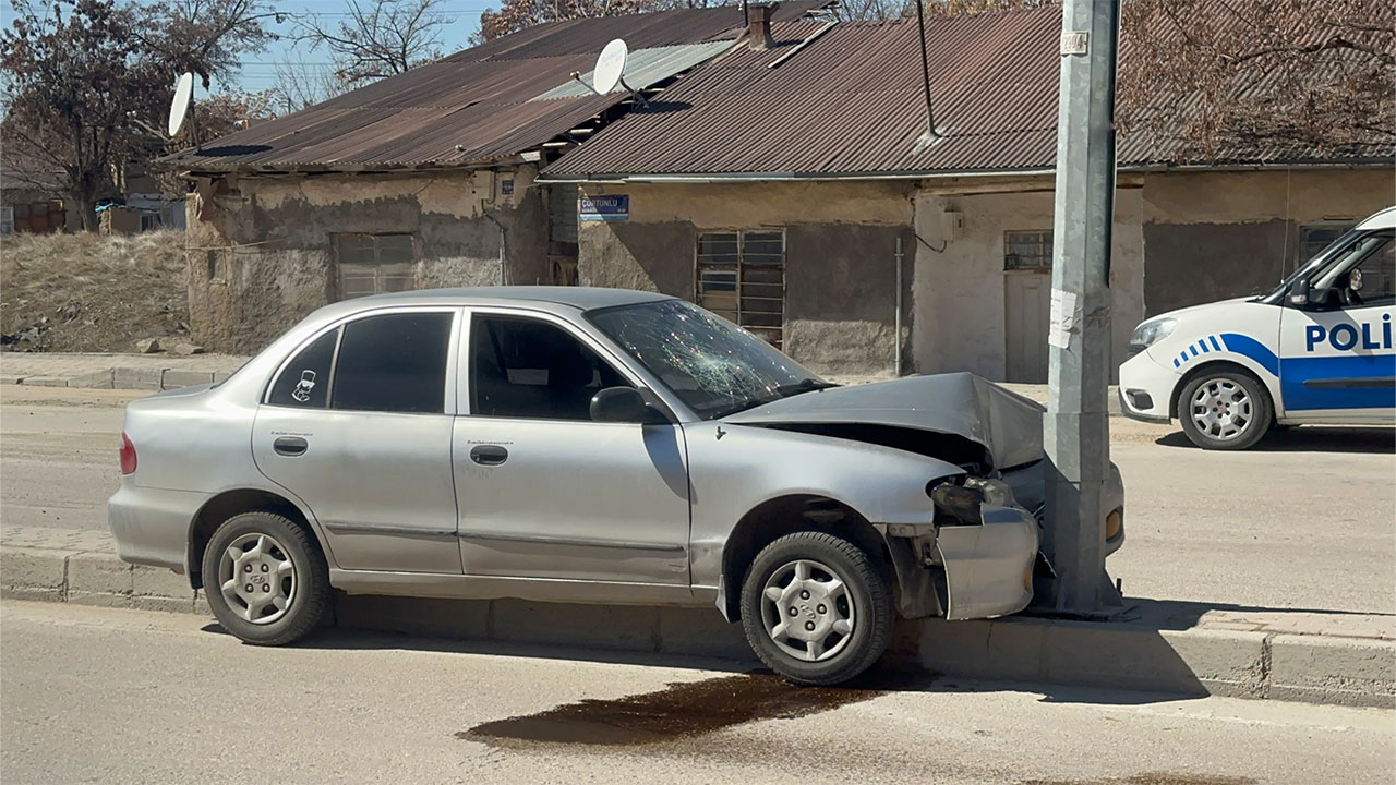 Elazığ’da trafik kazası: 3 kişi yaralandı