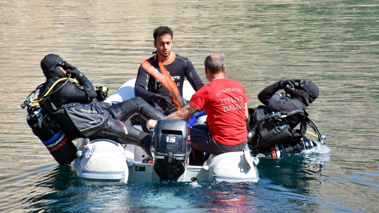 Dicle Barajı’nda botlu arama kurtarma tatbikatı