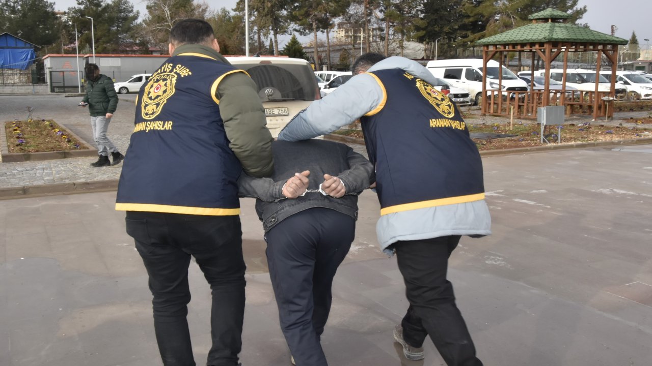 Adıyaman'da aranan şahıslara yönelik denetim yapıldı: 17 gözaltı