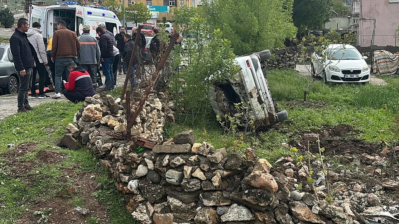 Siirt'te cip evin bahçesine devrildi: 2 yaralı