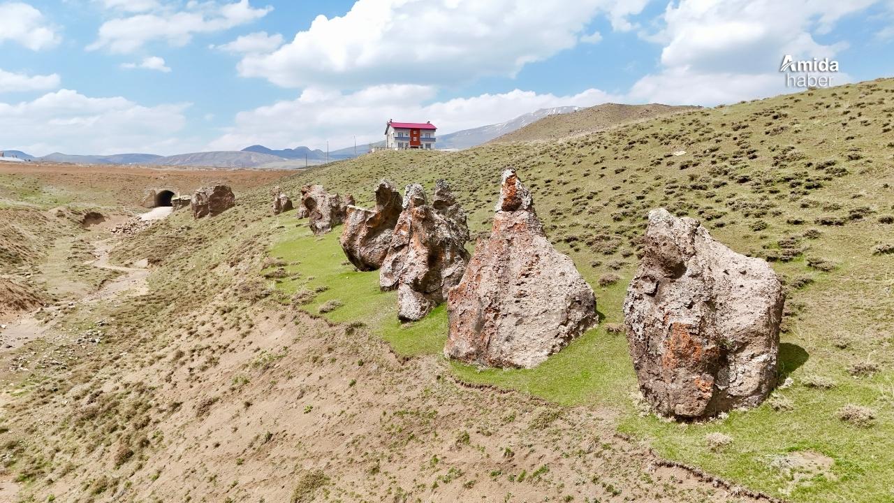 Bitlis’te ‘Nemrut'un develeri’ tahrip oluyor