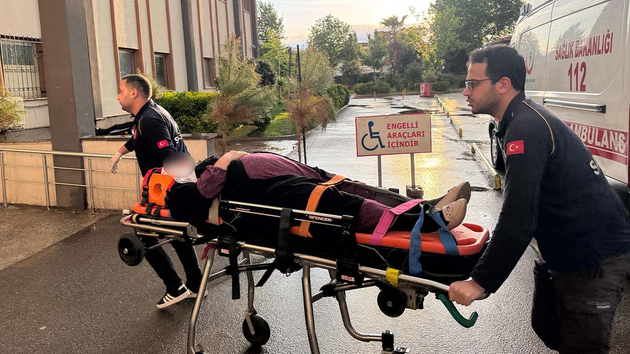 Adıyaman'da otomobil şarampole uçtu: 4 yaralı